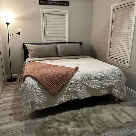 Stylish Boston 2Nd Floor Unit, You Are Going To Love It!